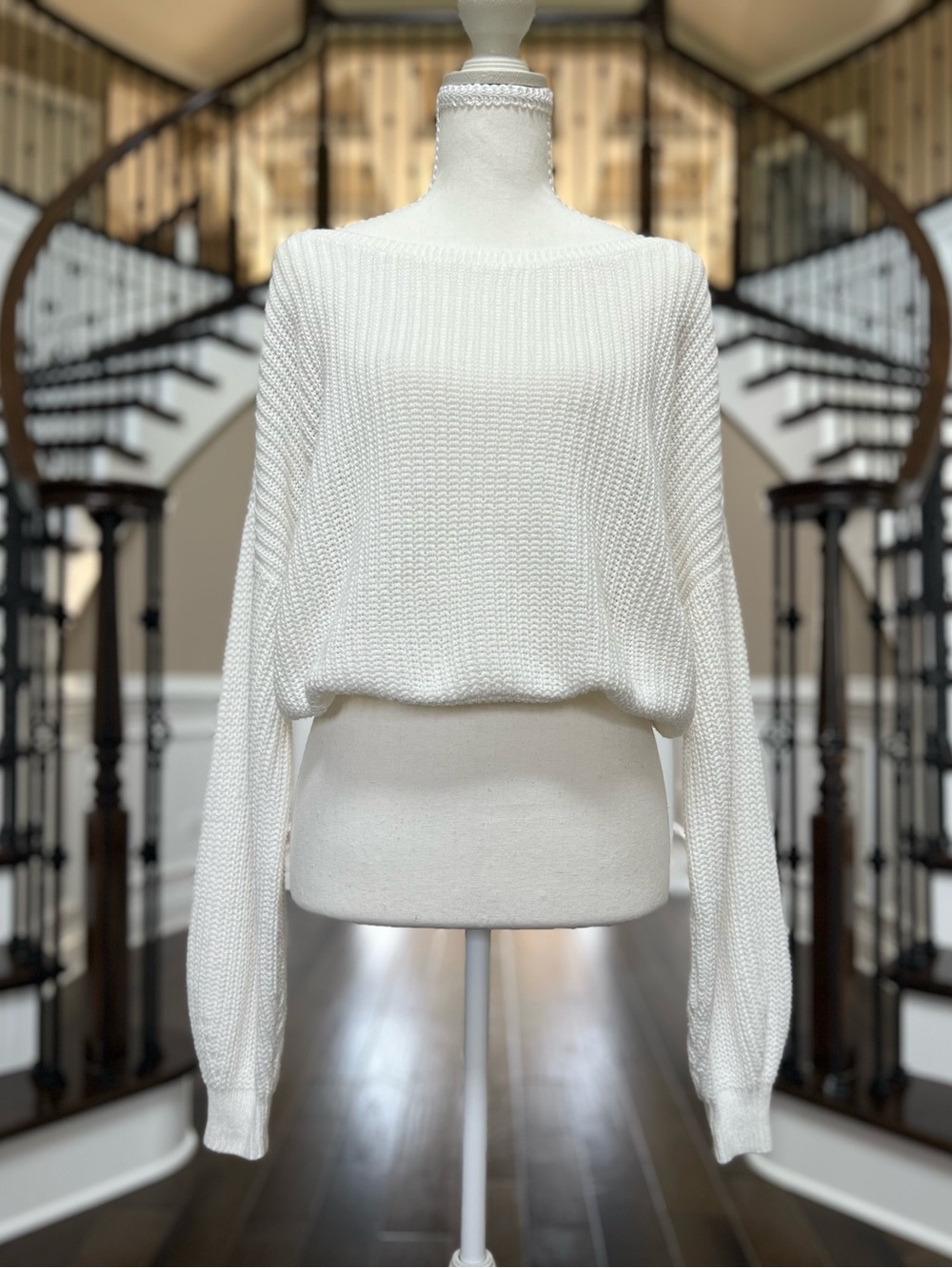 Hollister Women’s Lightweight Ribbed Soft Off-Shoulder White Knit Sweater XS